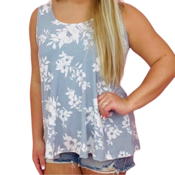 White Birch Hawaiian Tank Top Gray & White Floral M NWT - Picture 2 of 2